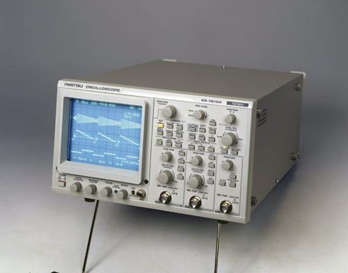 游标直读模拟示波器  オシロスコープ  STORAGE OSCILLOSCOPE